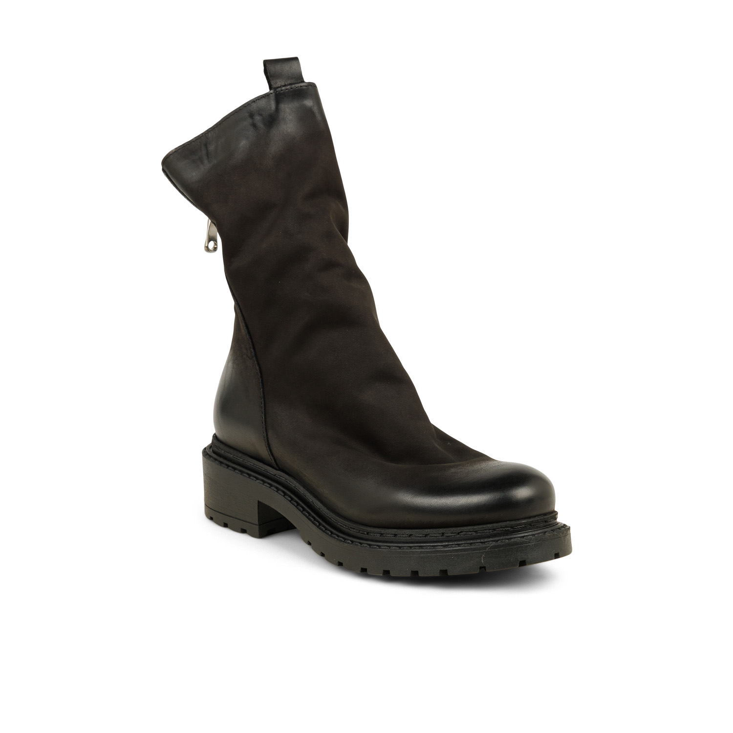 02 - METAK -  -  - Cuir