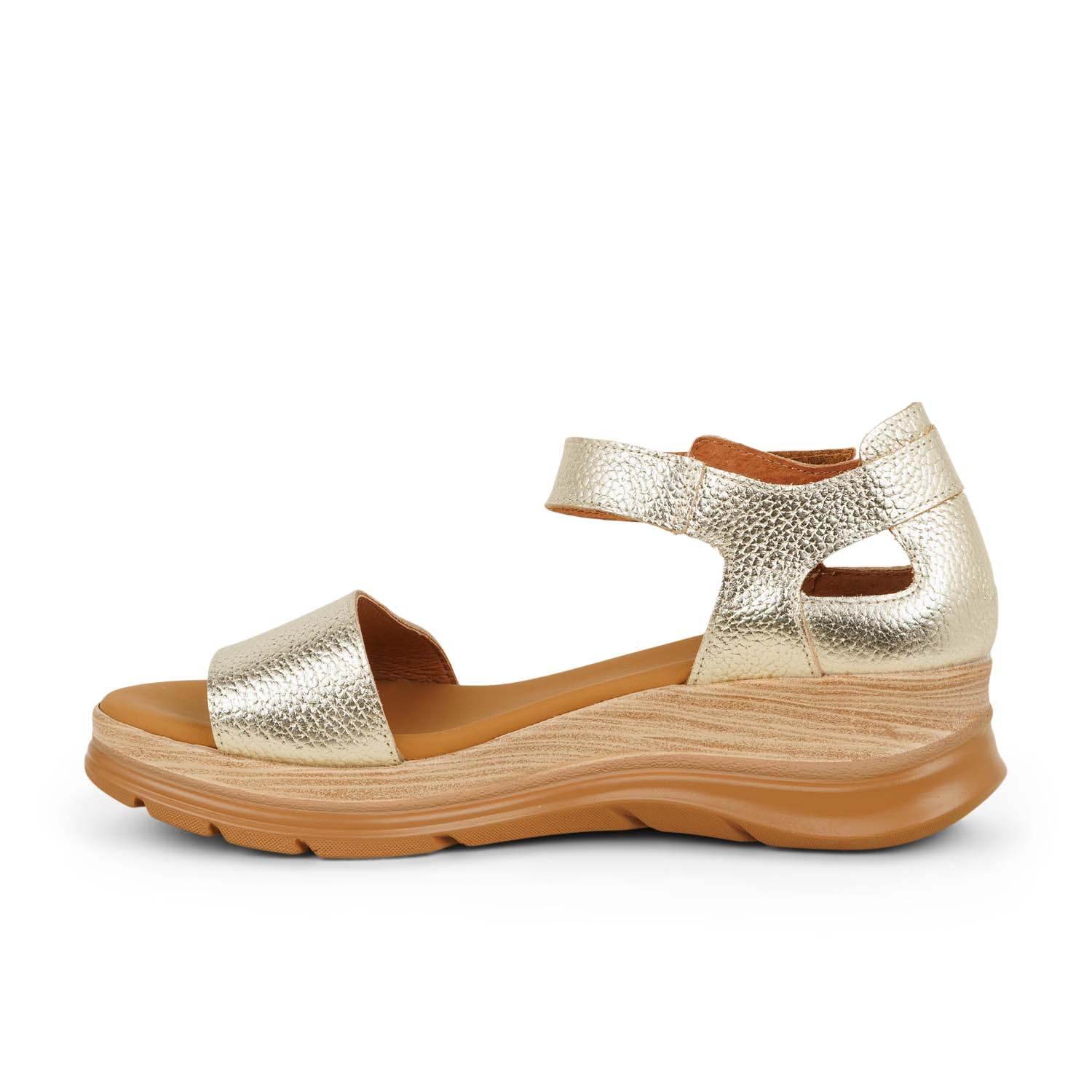 04 - PLUMA - PAULA URBAN -  - Cuir